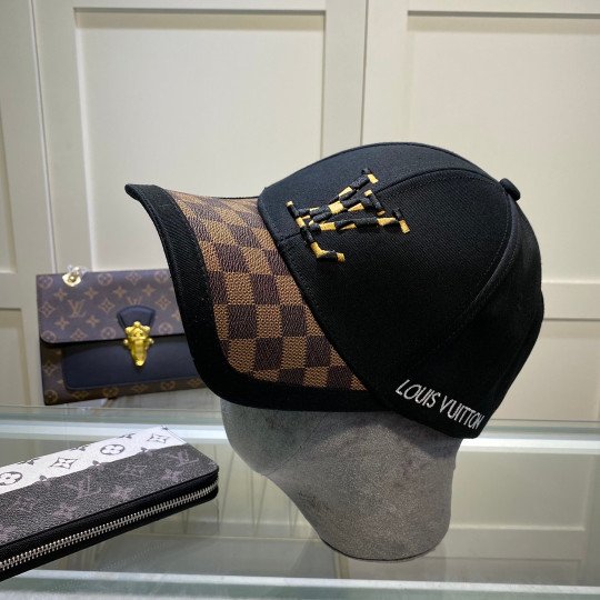 LOUIS VUITTON - BASEBALL CAP - CHIC TREAD