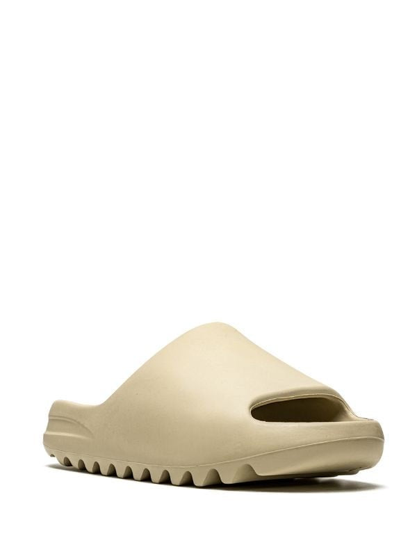 YEEZY - SLIDES - CHIC TREAD