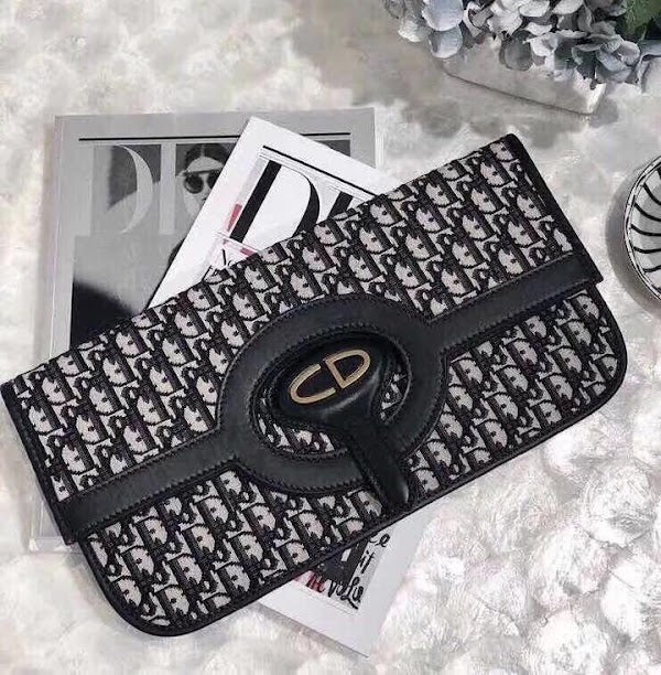 CHRISTIAN DIOR - CLUTCH BAG - CHIC TREAD