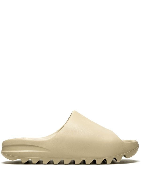 YEEZY - SLIDES - CHIC TREAD