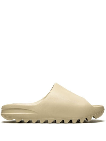 YEEZY - SLIDES - CHIC TREAD