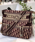 CHRISTIAN DIOR - SHOULDER BAG - CHIC TREAD